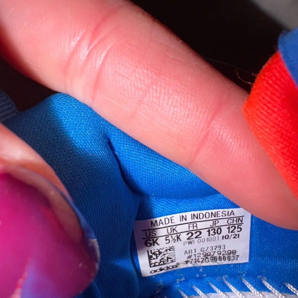 Kids Spider-Man Adidas sneakers - Picture 3 of 5